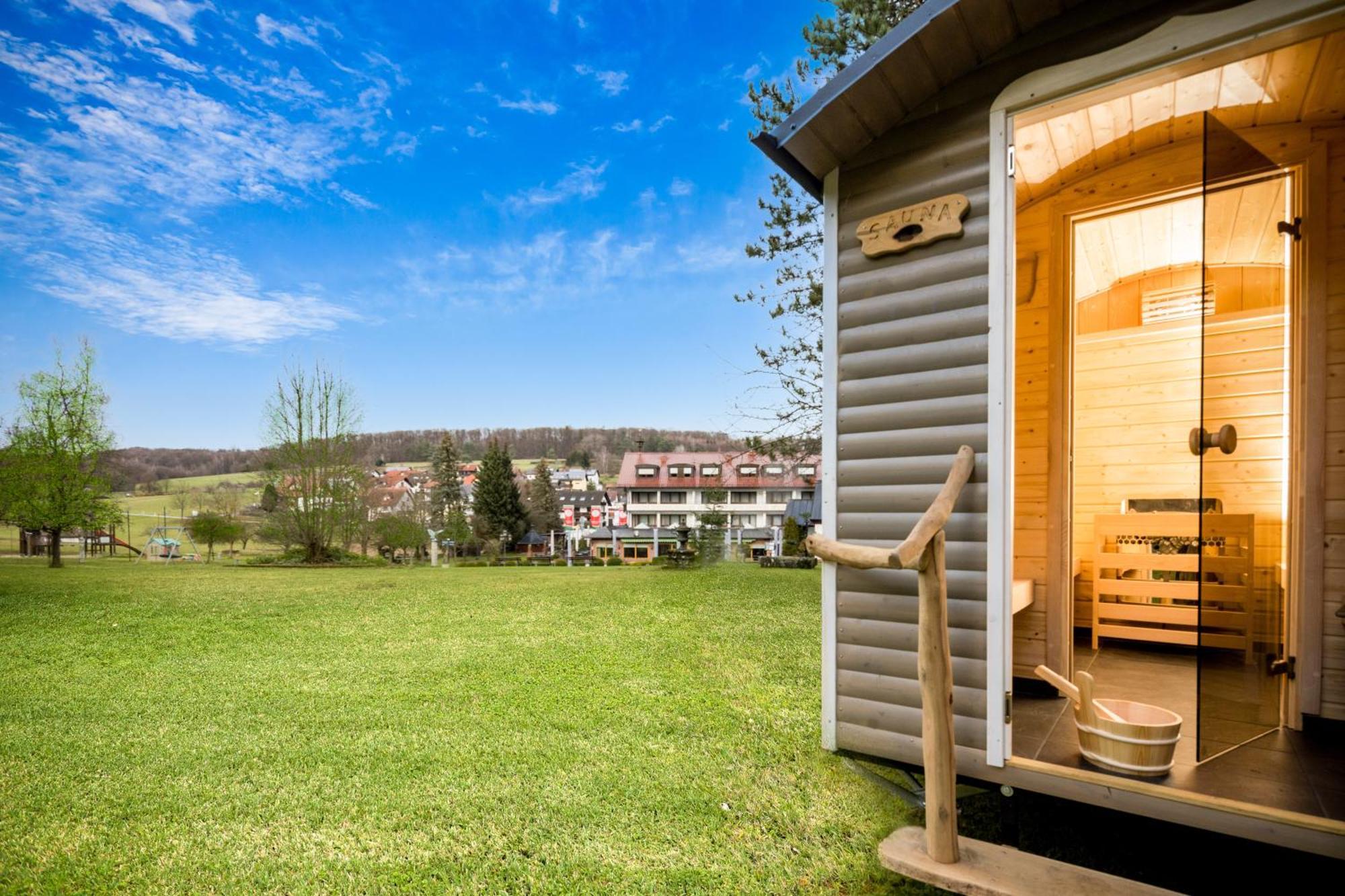 Best Western Hotel Brunnenhof Weibersbrunn Exterior foto